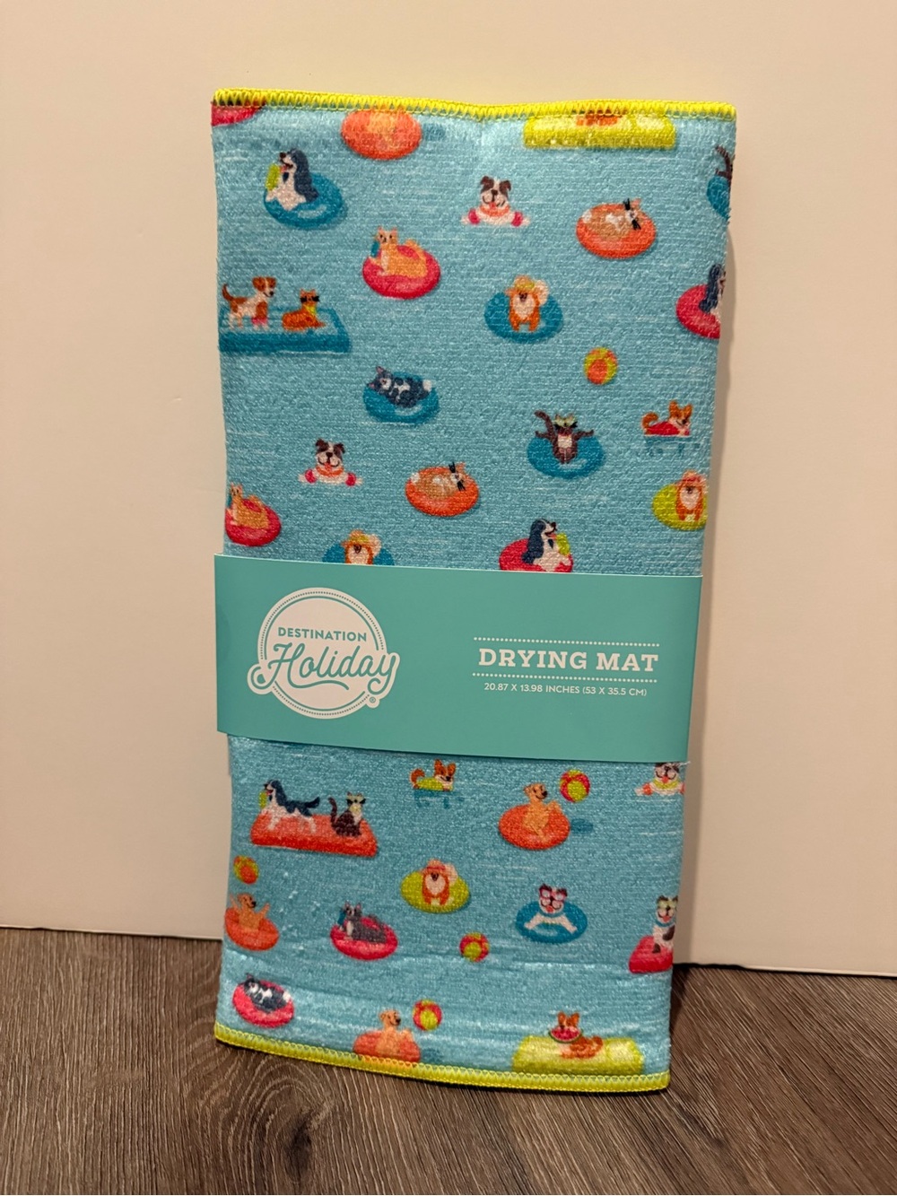 Adorable HEB Destination Holiday Floating Dogs Kitchen Mat- NWT
